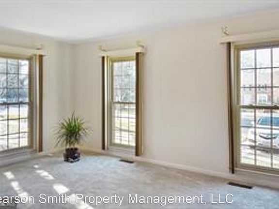 3rd image of 2823 Shawn Leigh Dr