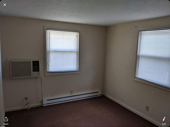 4th image of 220 W Elm St APT 3