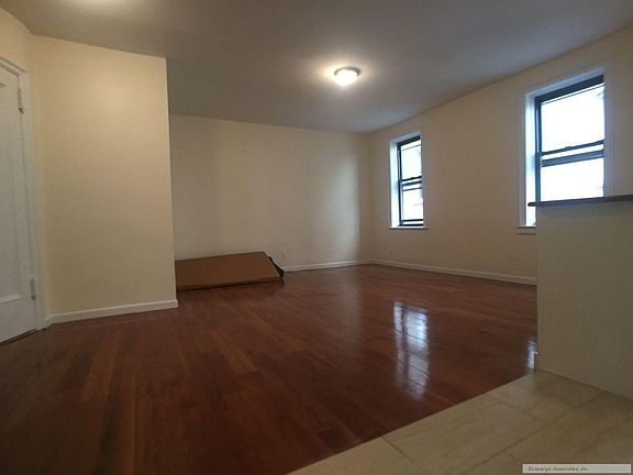 4th image of 165 Pinehurst Ave APT 2D