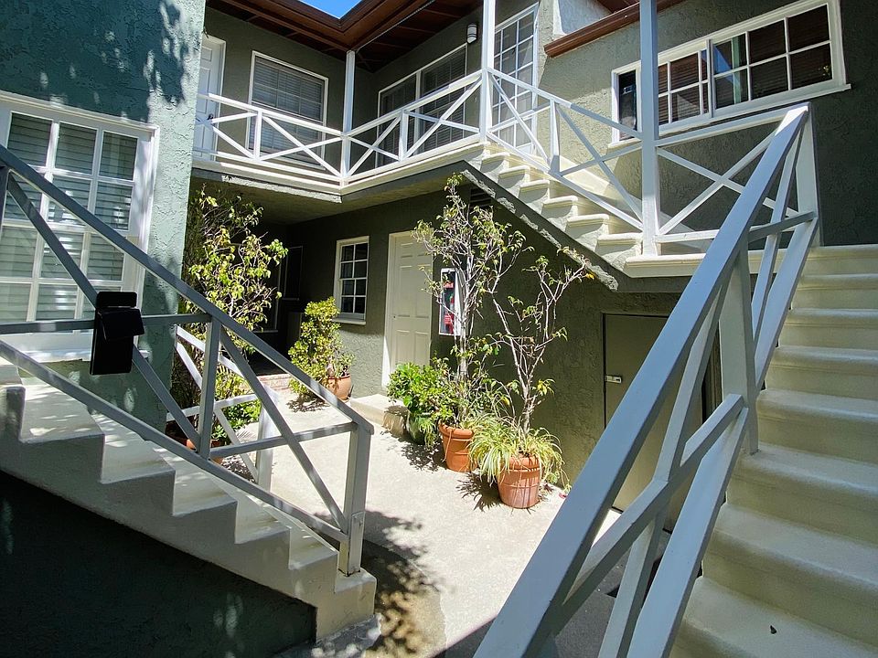 1st image of 3648 S Centinela Ave APT 6