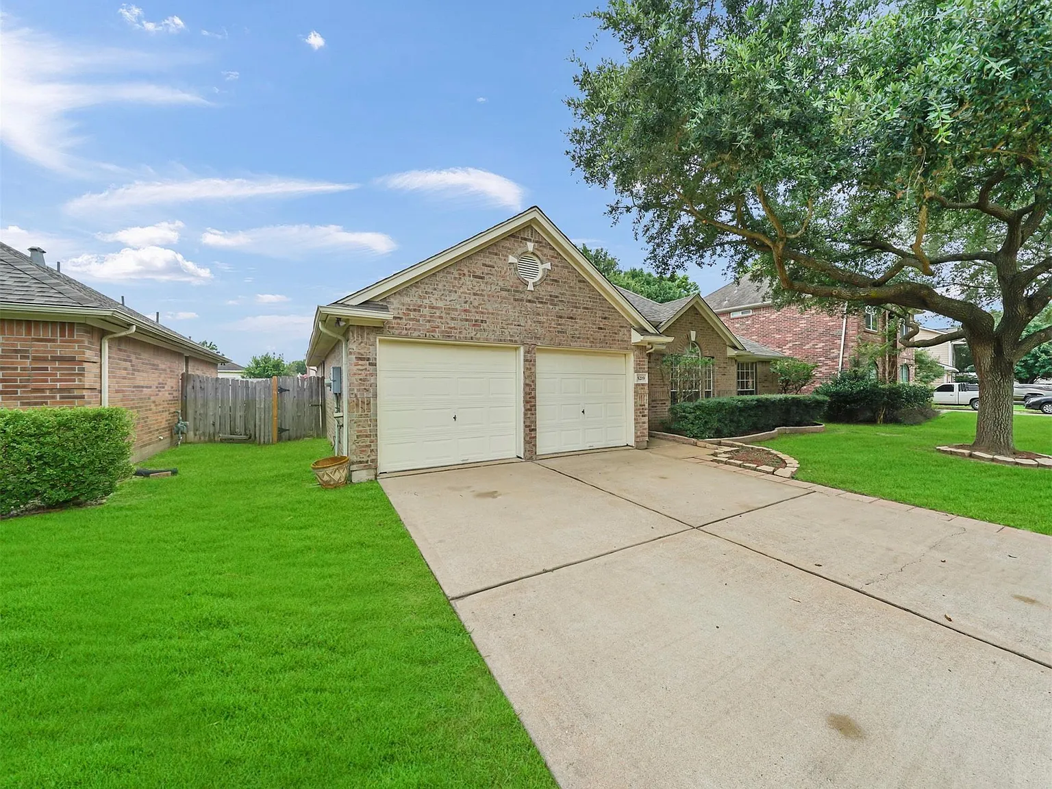 3 bed, 2.0 bath, 1702 sqft, $1,850 — Photo 2