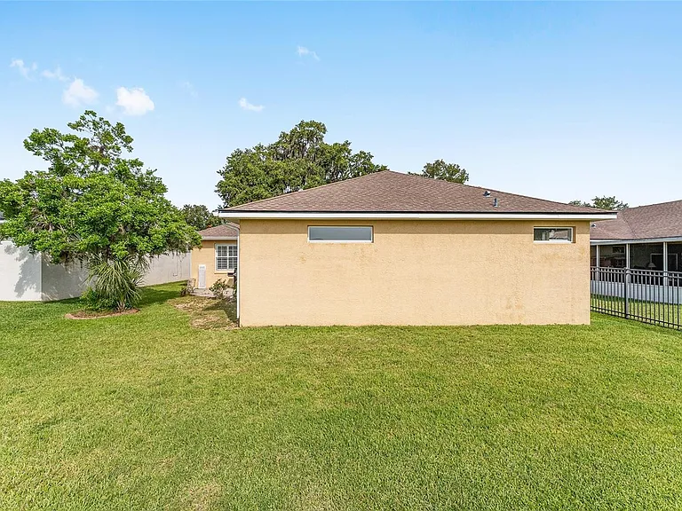 4987 SW 63rd Loop — Photo 54