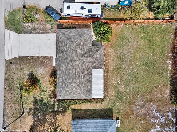 4th image of 1505 Meadowbrook St