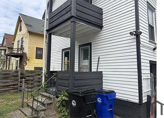 2 bed, 850 sqft, $1,100 — Photo 2