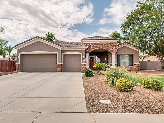 4th image of 2461 E Sierra Madre Ave