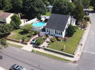 152 E 7th St, Burlington, NJ 08016