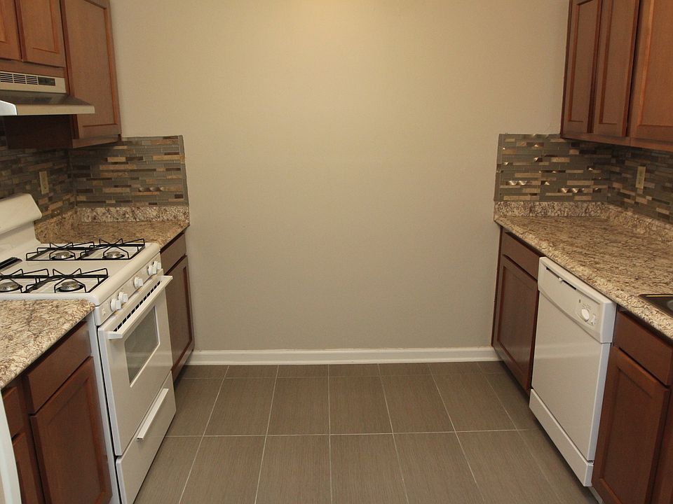1st image of 406 E End Ave APT 2