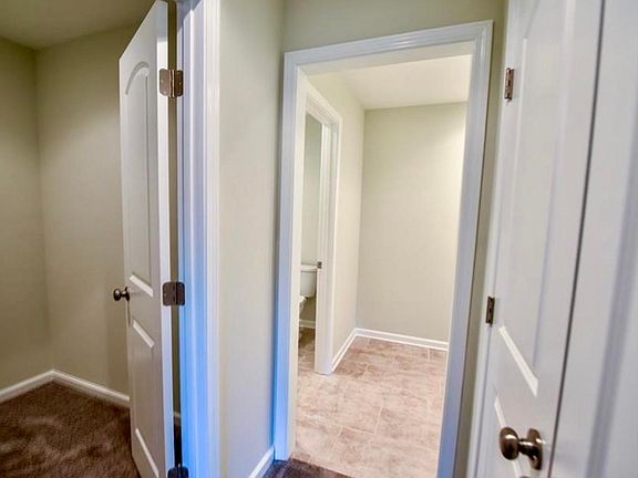 4th image of 205 Bradford Cir