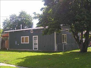 4th image of 644 Rollins St