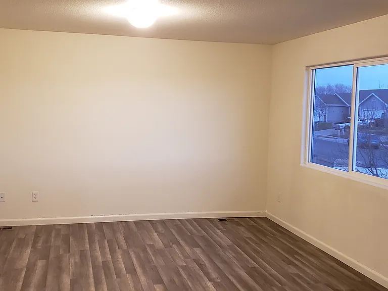 5020 Rock Springs St — Photo 5