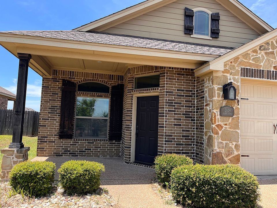 1st image of 3109 Silver Saddle Dr