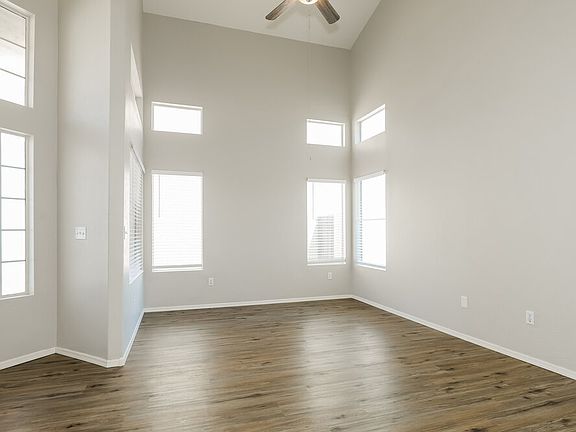 4th image of 2151 E Briarwood Ter