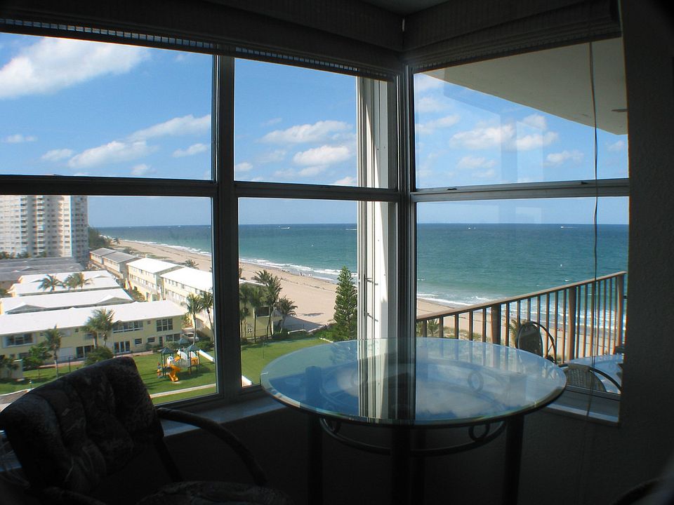 SEE THE LENGTH OF THE BEACH FROM EVERY WINDOW
