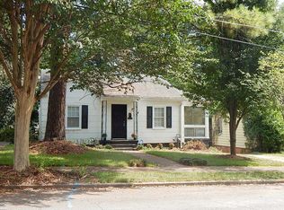 2650 E Woodland Cir, East Pt, GA 30344