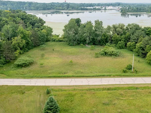 Riverview Dr, Manawa, WI 54949