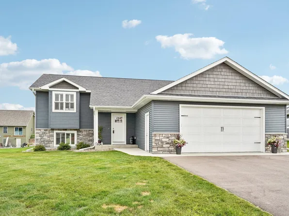 299 Wood Duck Ln, Baldwin, WI 54002