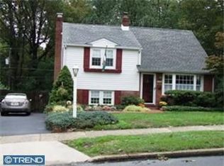 236 Robin Hood Ln, Aston, PA 19014