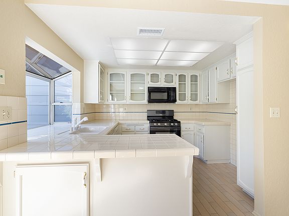 5th image of 420 Jeremiah Dr Unit B