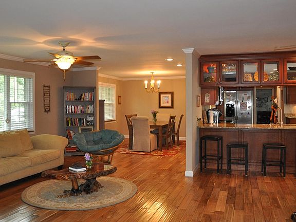 11732_Georgetowne_105