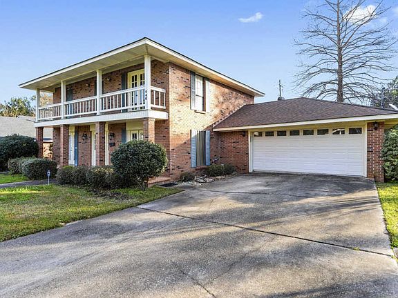 2nd image of 440 Donwood Pl