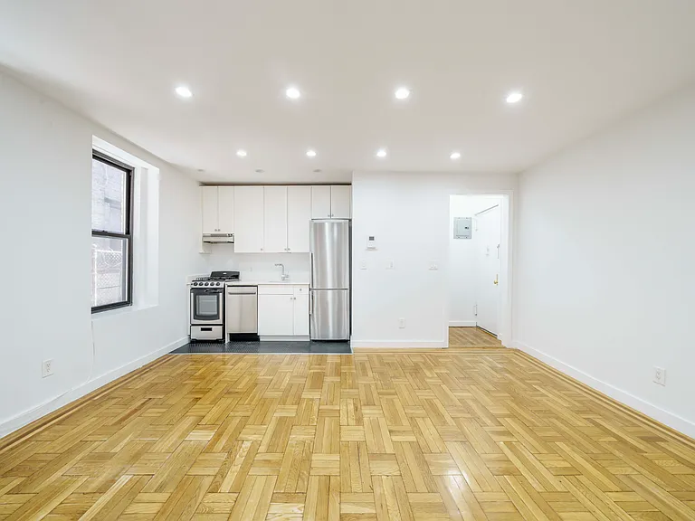 300 W 12th St #1G — Photo 3