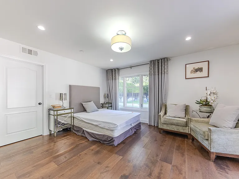 325 W Bellevue Dr — Photo 32