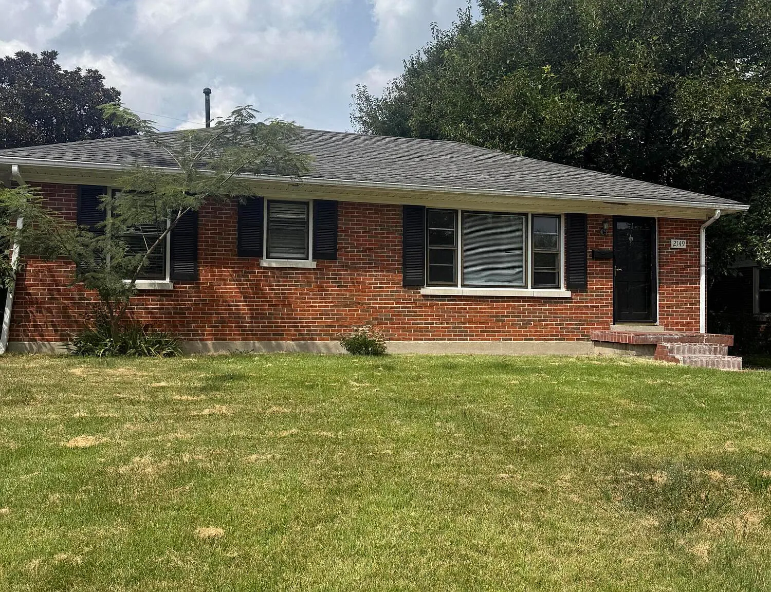 3 bed, 1.0 bath, 1194 sqft, $1,695 — Photo 1