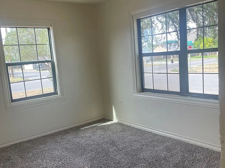 1101 W Kentucky Ave — Photo 5