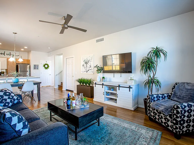 San Stefano Townhomes — Photo 8