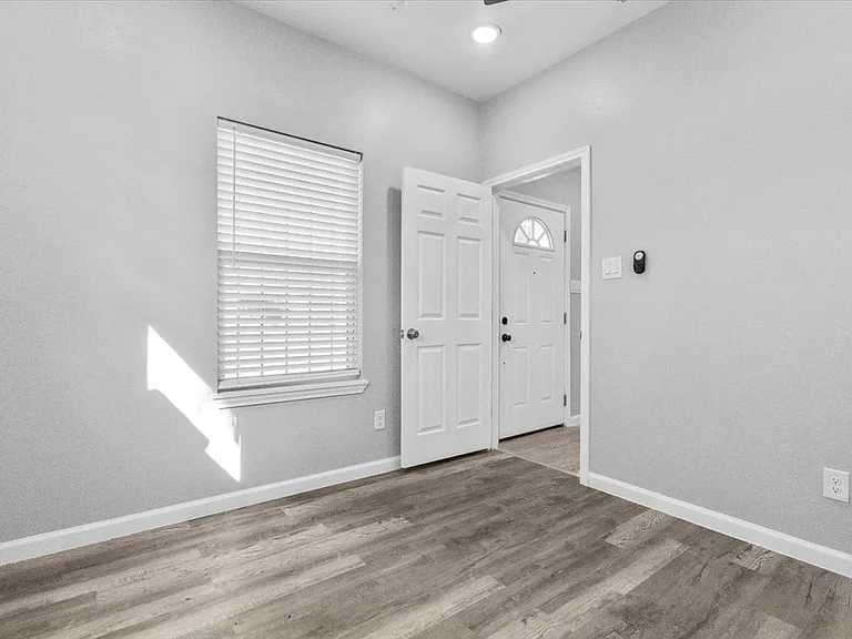 3512 Hamilton Ave — Photo 12