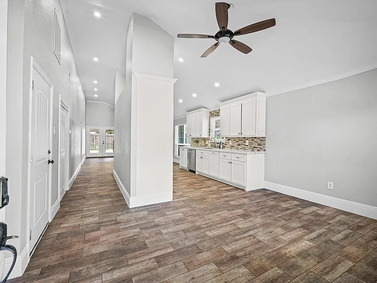 24211 Landing Way Dr — Photo 5