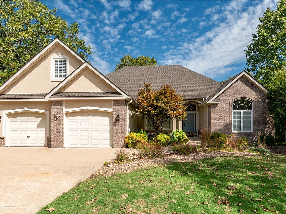 1st image of 13 SW Sidlaw Hills Dr