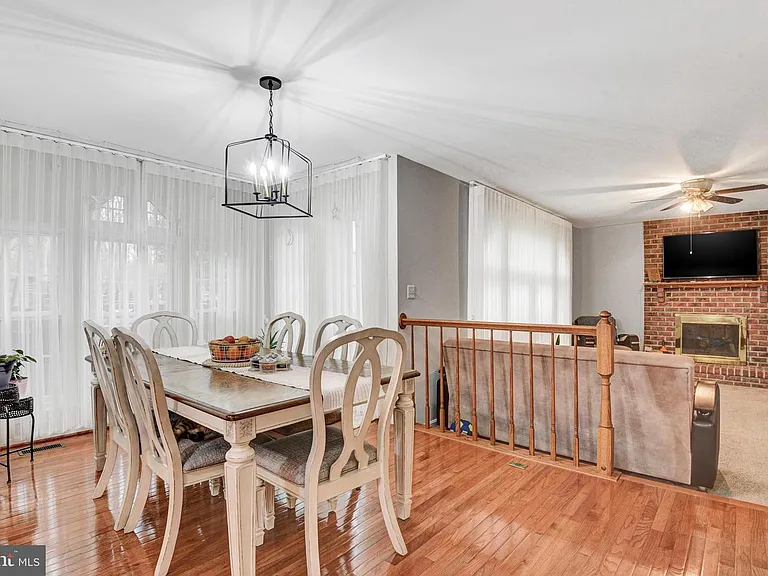 320 Kalorama Rd — Photo 3