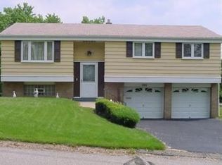 204 Thistle Dr, West Mifflin, PA 15122
