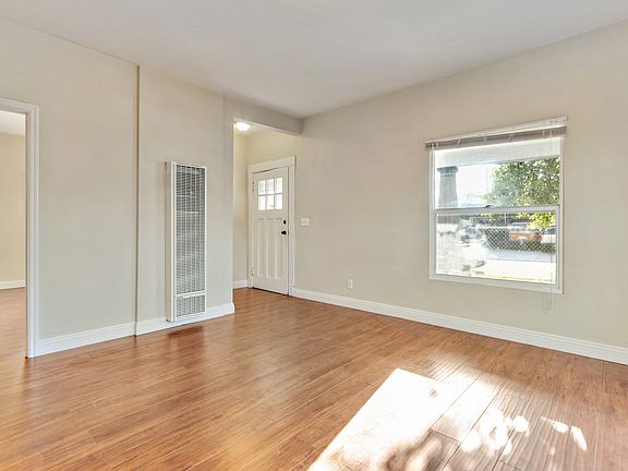 3rd image of 107 S Malcolm Ave