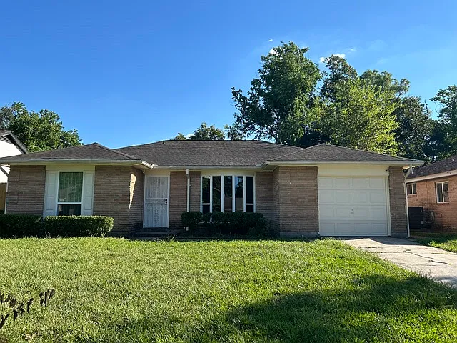 10831 Langdon Ln — Photo 1