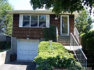 97A Balin Ave, S Setauket, NY 11720
