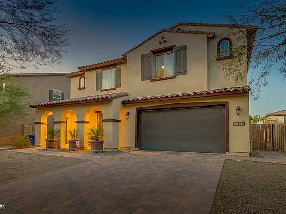 2nd image of 3922 E San Carlos Pl