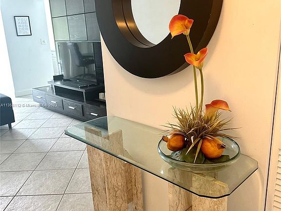 4th image of 2642 Collins Ave APT 201