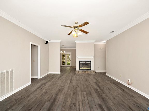 5th image of 711 Wynsom Dr SE