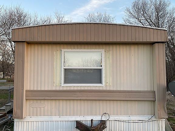 4th image of 523 Dawson St