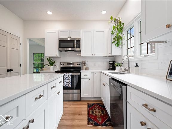 3rd image of 6279 Dover Ct