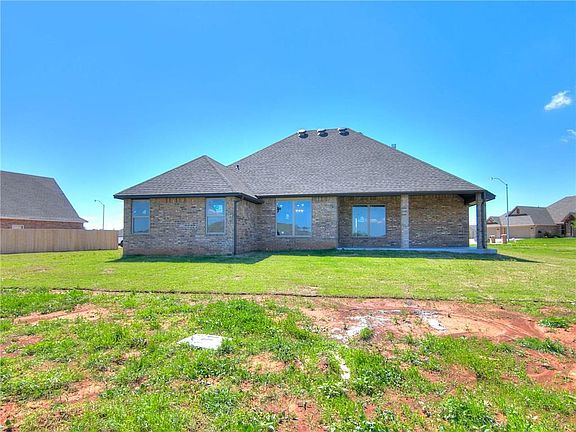 3rd image of 2322 Cedar Cir NW