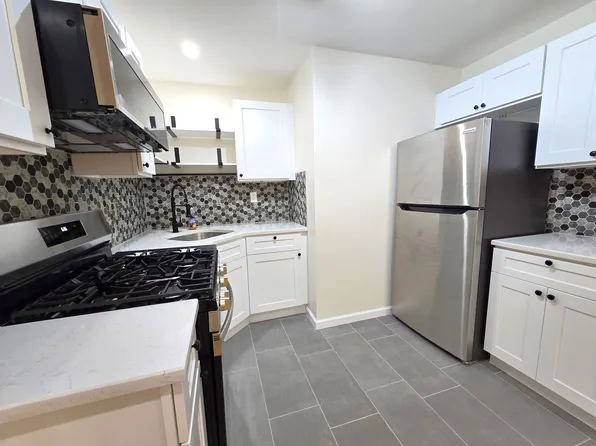 79-18 Astoria Boulevard image 4 of 19