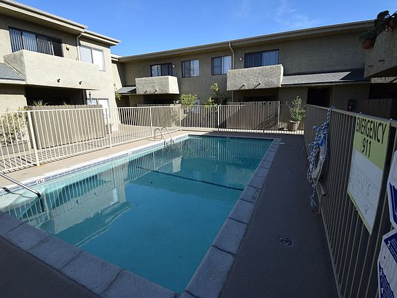2nd image of 15128-44 Burbank Blvd #28-104
