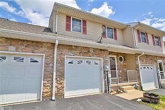 3rd image of 11 Monmouth Ct
