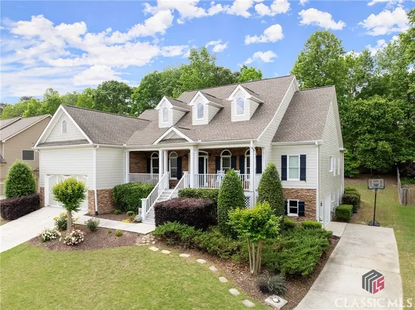 2084 Democracy Drive, Buford, GA 30519