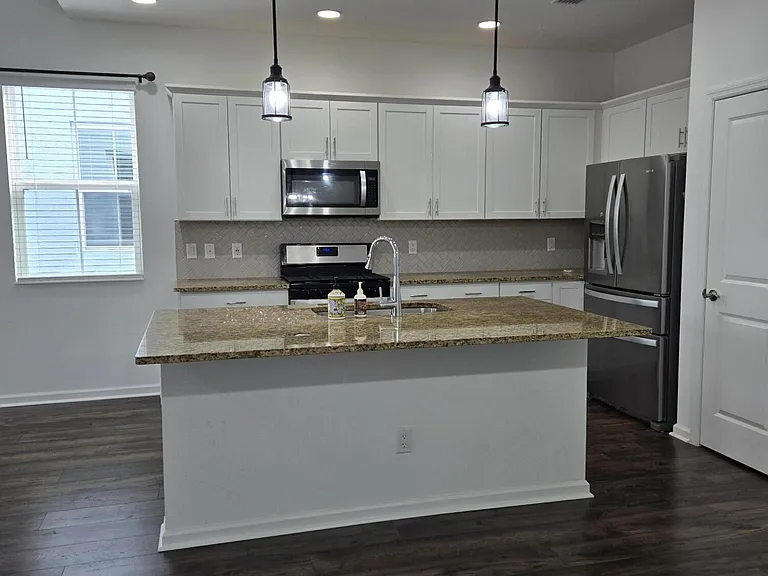 562 Landshark Blvd — Photo 7