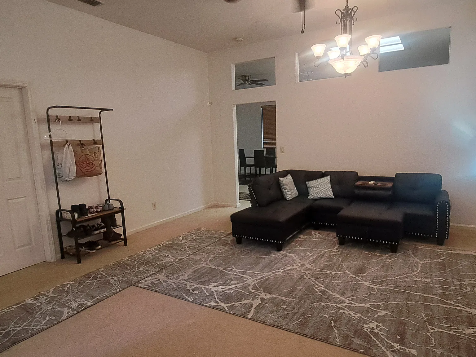 4 bed, 1720 sqft, $1,100 — Photo 3