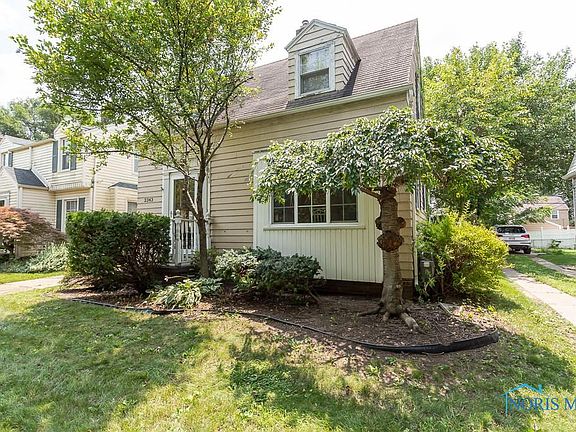 2nd image of 2343 Berdan Ave